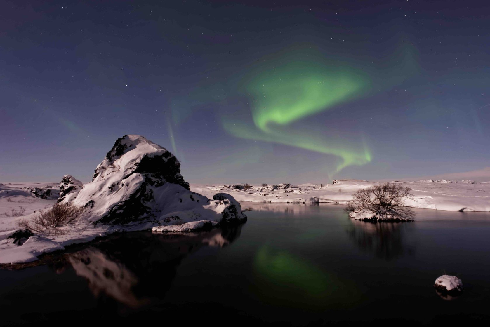 nuit aurores boreales Islande noeiges montagnes