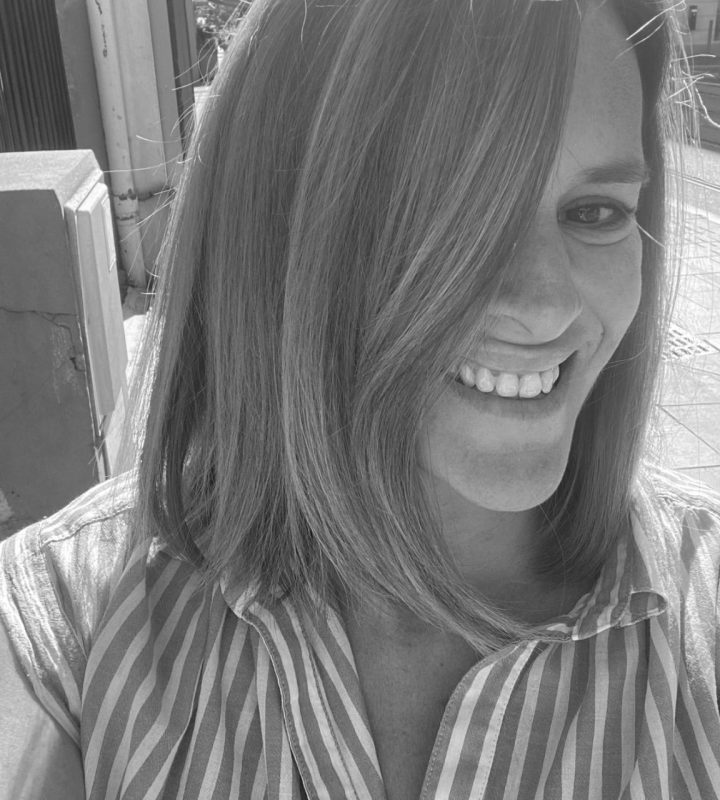 Travel designer Contrastes Aurelie femme quarantenaire souriante portrait