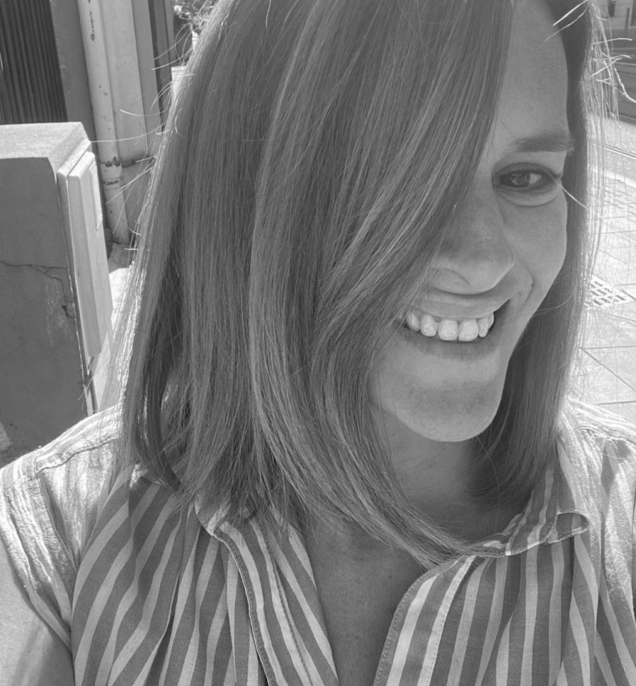 Travel designer Contrastes Aurelie femme quarantenaire souriante portrait