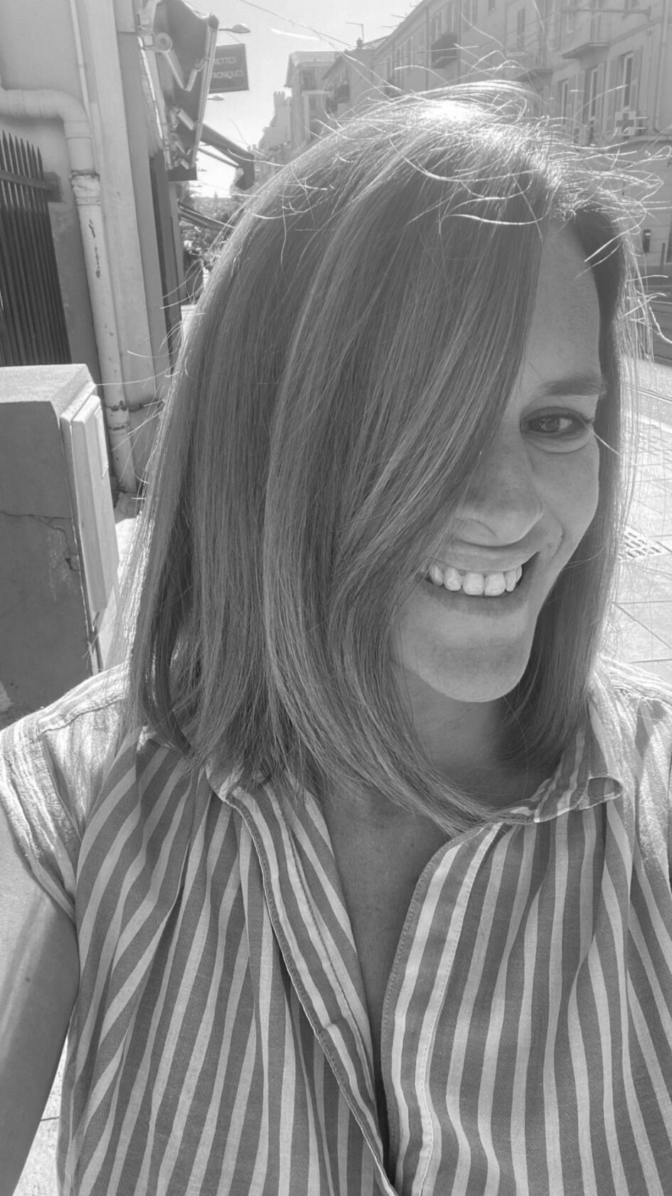 Travel designer Contrastes Aurelie femme quarantenaire souriante portrait