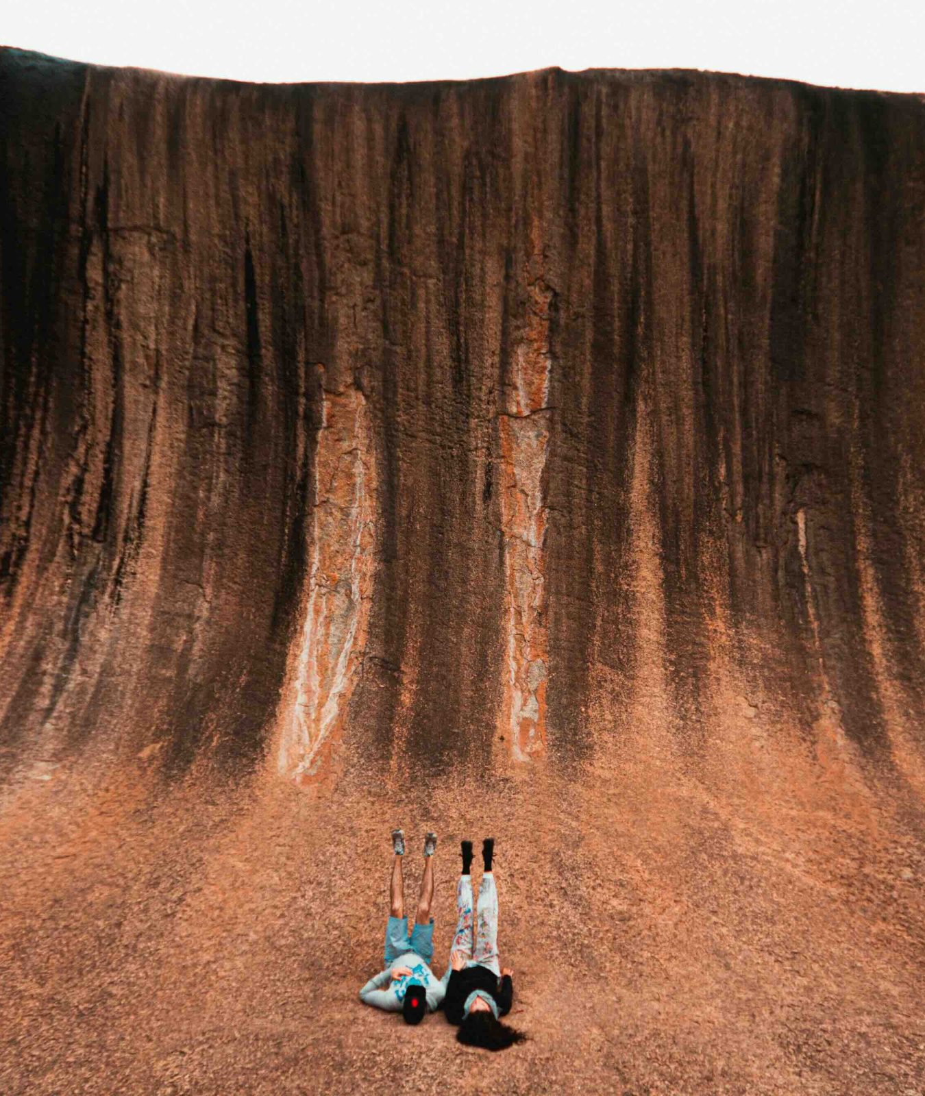 Wave Rock, formation rocheuse emblématique d'Australie occidentale.