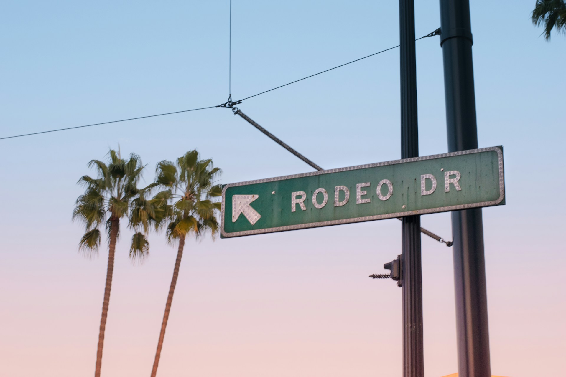 Rodeo Drive à Beverly Hills avec palmiers à Los Angeles